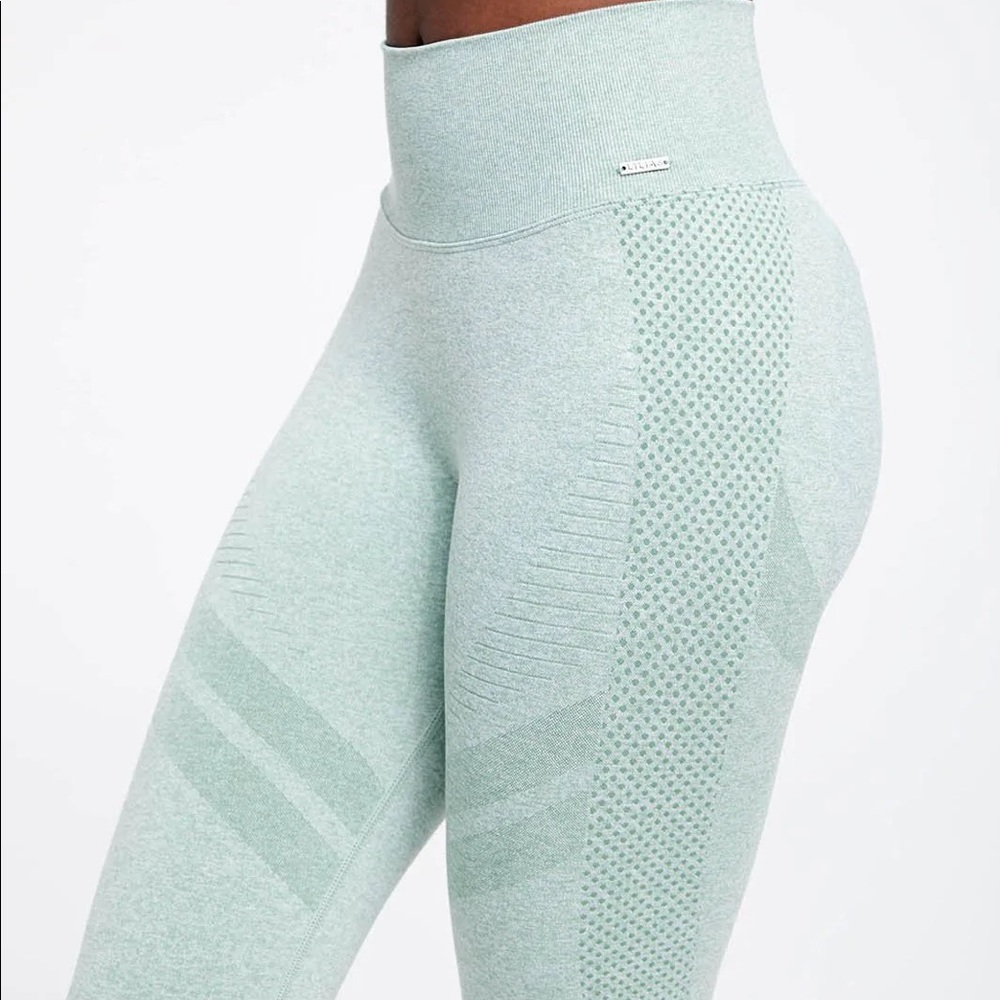 Lilias green scrunch leggings